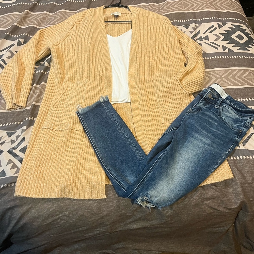 Beige Cardigan Universal Threads Large